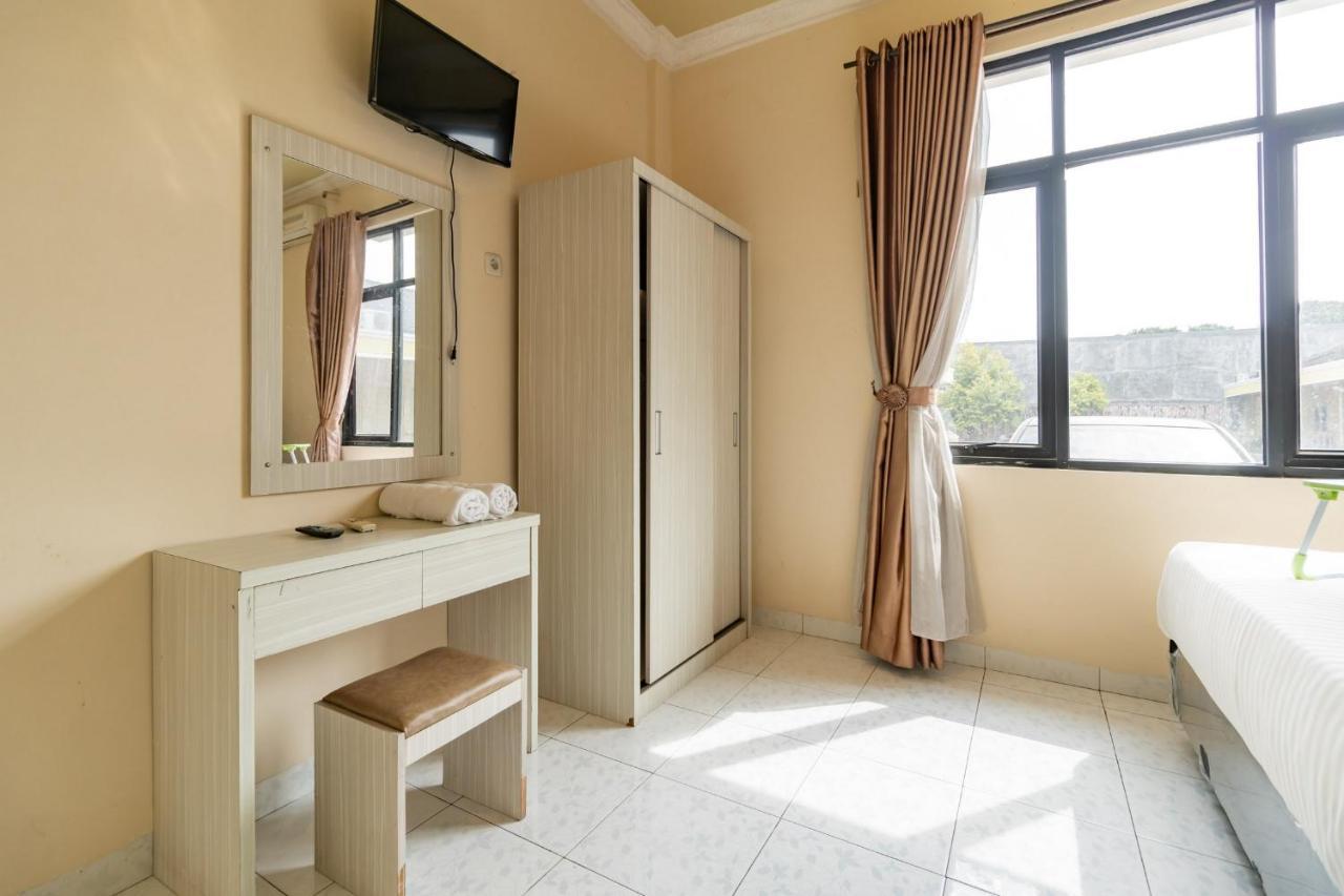 Urbanview Hotel Nugraha Palembang By Reddoorz Eksteriør bilde