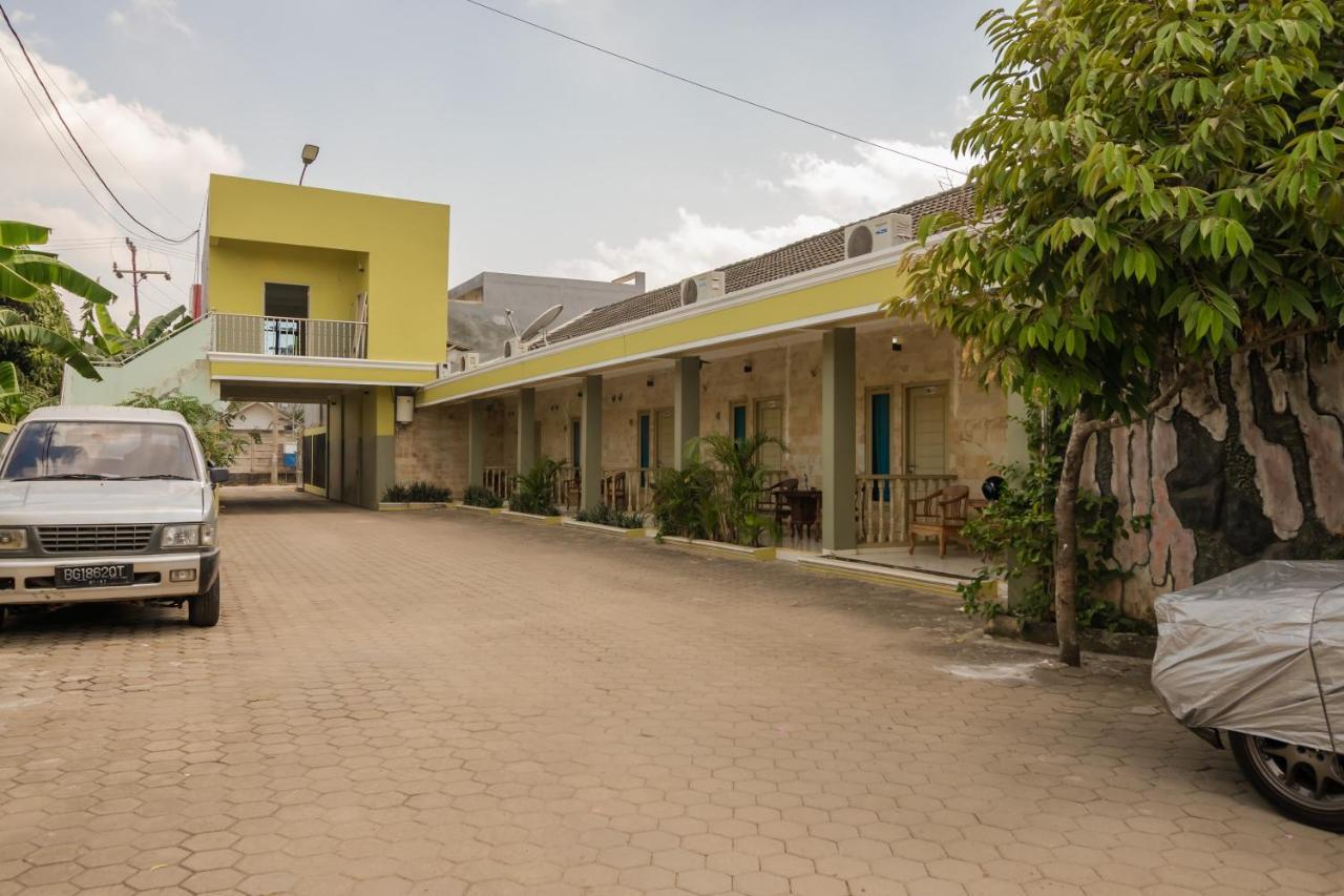 Urbanview Hotel Nugraha Palembang By Reddoorz Eksteriør bilde